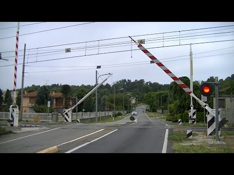 Spoorwegovergang Varallo Pombia (I) // Railroad crossing // Passaggio a livello