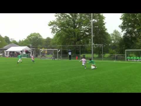 vv Bavel F3 in de regen tegen JEKA, thuis