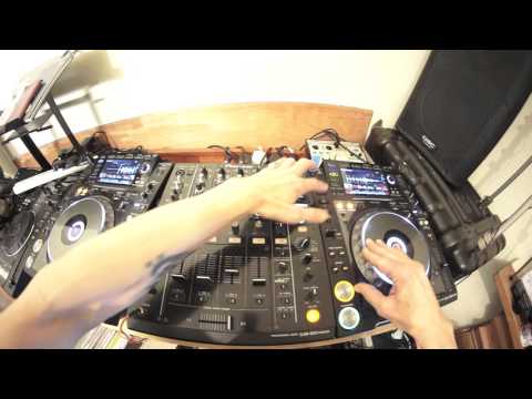 MOBILE DJ MIXING DEMONSTRATION ADVISE TUTORIAL BY ELLASKINS THE DJ TUTOR