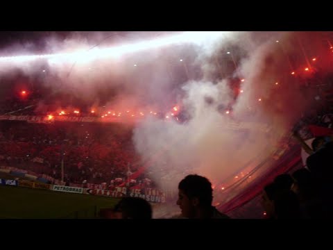 "Hinchada de Independiente reventando Racing vs Tolima (Sudamericana 2010)" Barra: La Barra del Rojo • Club: Independiente