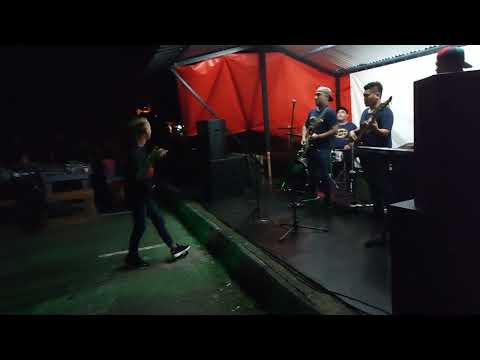 Nadai Ke Mesek - Winnie Albert Ft Khalat Band