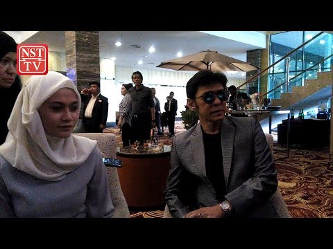 Jamal introduces wife to public