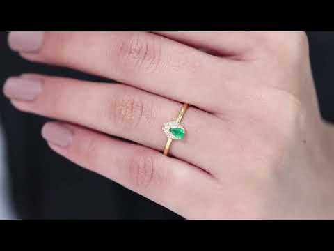 0.25 CT Pear Shape Emerald Promise Ring with Diamond