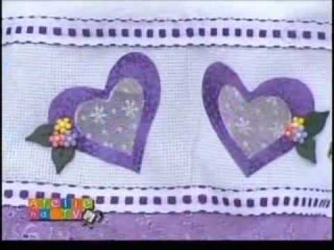 We Care About e Ateliê na Tv com: Liliana Quintero - Toalha natalina de Apliqué Vazado