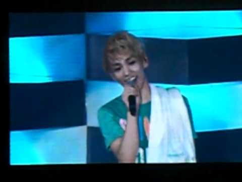 110910 SHINee World Concert in SG - One (1/2)