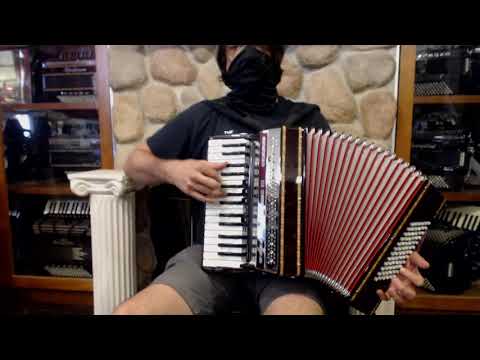 5005 - Like New Rosewood Beltuna Tyrolean III Piano Accordion LMM 30 72