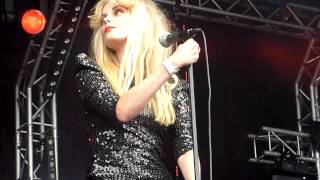 The Asteroids Galaxy Tour - Push The Envelope | Zomerparkfeest, Venlo 2010