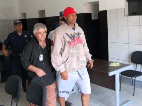 jogador Viola é levado para Cadeia Pública de Carapicuíba