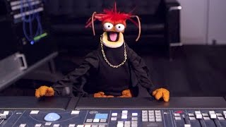 Download lagu Pepe The King Prawn Takes Charge at YouTube Space L.A. |  The Muppets mp3