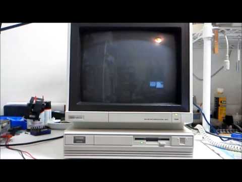 A Tandy 1000 RL demonstrates Tandy's FUNdamentals.