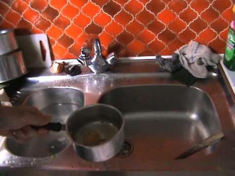 comment nettoyer une casserole en inox qui a brulé