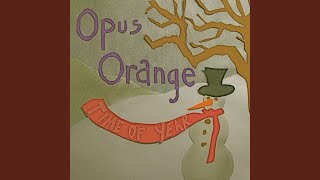 Kadr z teledysku Time of Year tekst piosenki Opus Orange