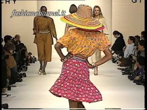 "Givenchy" Spring Summer 1993 Paris 6 of 7 pret a porter woman by FashionChannel
