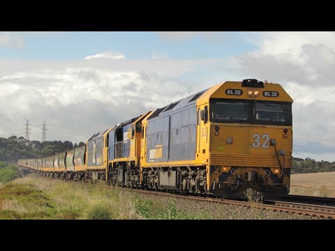 7731v Pacific National Grain Train With BL32 XR559 BL27 Seen Here At Moorabool (16/4/23)