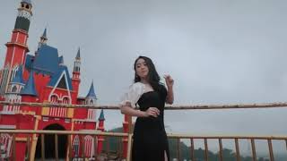 Download lagu AZMY Z - RUNTAH Ft. IMP ID mp3 Download lagu AZMY Z - RUNTAH Ft. IMP ID mp3