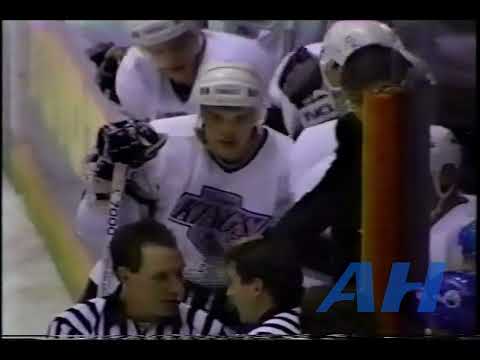 NHL Dec. 15, 1990 Los Angeles Kings v Edmonton Oilers (R) John McIntyre v Dave Brown (R)