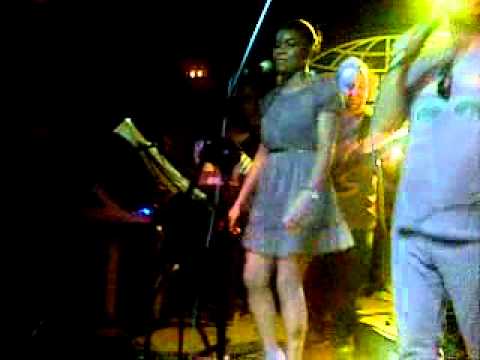 Mad Sensi & Mamafunko -Beat it-