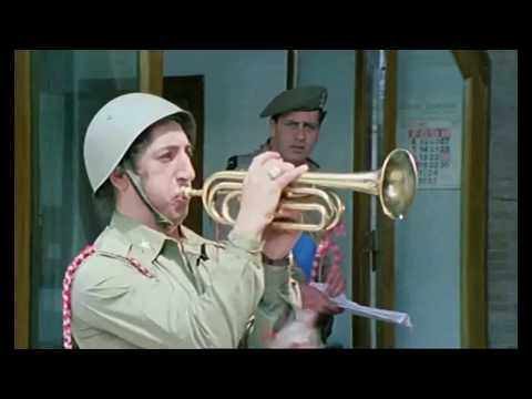 TUTTE LE SCENE DELLA SENTINELLA - La soldatessa alla visita militare