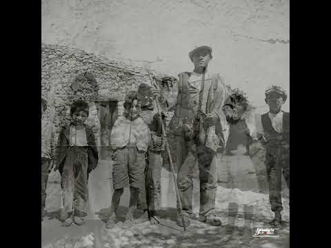 A piedi nudi  -  La Sardegna degli anni '30 / Quando la povertà obbligava camminare scalzi