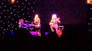 Brian May & Kerry Ellis - 9.3.2016 Bratislava - I Can´t Help Falling In Love With You