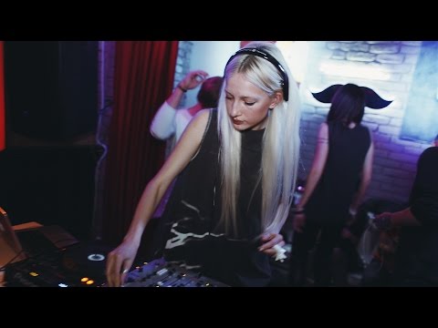 Olimpia Whitemustache, Тусовка Moon Store - Moskvich Bar