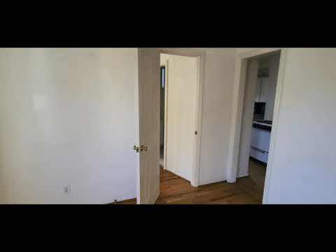 20 Rose Avenue in Venice, Unit F - Ground level one-bed