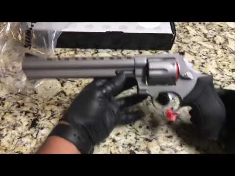 Taurus Model 44 Revolver Review and Shoot (6.5 inch in .44 Magnum)