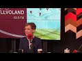 Flevolander in het buitenland Dieuwertje Zantingh is in de studio