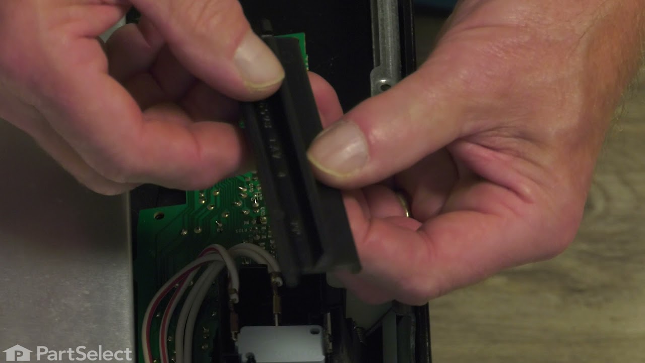 Replacing your General Electric Dishwasher Latch Handle Replacing your General Electric Dishwasher Latch Handle