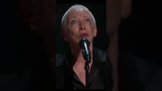 Annie Lennox singing Sinéad O Connor&#39;s &quot;Nothing Compares 2 U&quot; and calling out ARTISTS FOR CEASEFIRE