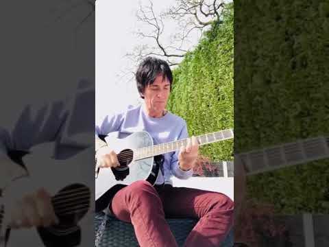 How to play ‘Cemetry gates’ By Johnny Marr