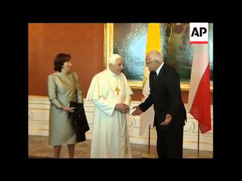 Pope attends concert, meets Czech President Vaclav Klaus