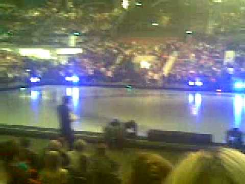 Menschenmassen bei Holiday on Ice 2009 in der Wiener Stadthalle