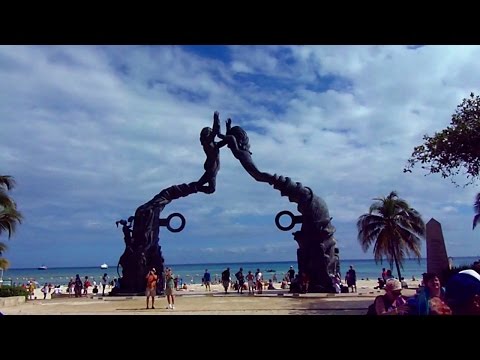 Playa del Carmen, Mexico main plaza & folk music show