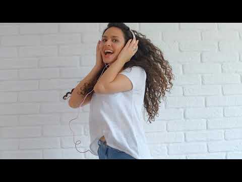 Charmes - Be Free (Official Music Video)