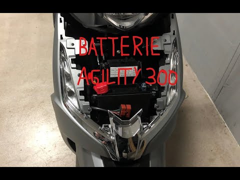 Kymco Agility 300i ABS - Battery removal, DIY, tutorial
