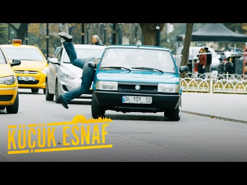 Canını Hiçe Sayıp Giden Arabaya Atladı - Küçük Esnaf