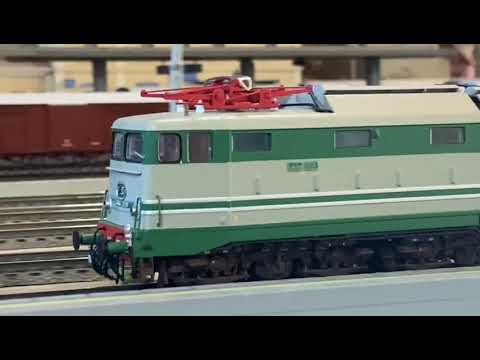 Locomotiva E.646 028 - Rivarossi HR2112 