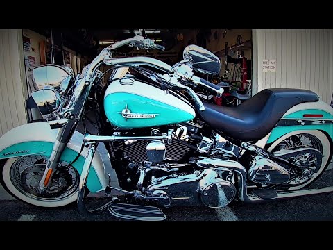 2017 Softail Deluxe new beach bars! A classic Harley with upgrades!