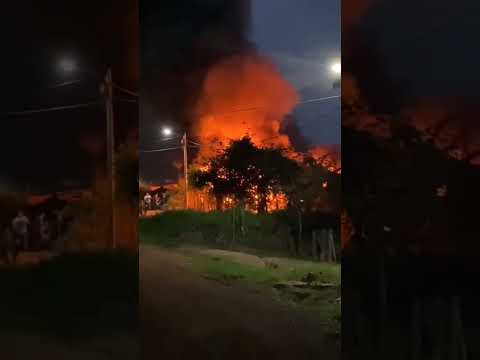 Grave incendio consumió anoche dos viviendas en el municipio de Mapiripán (Meta)