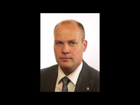 ALLA flyktingar får lägenheter före ungdomar