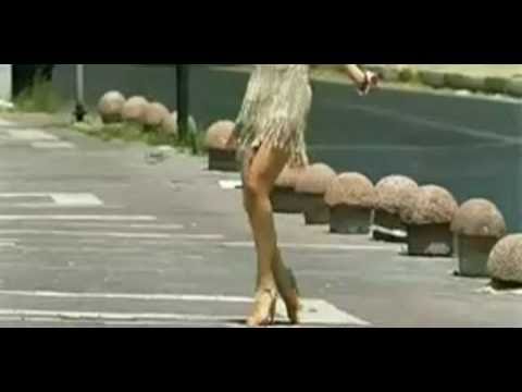 Hande Yener - Romeo (Official)