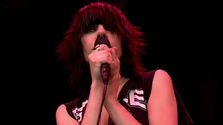 PJ Harvey - The Whores Hustle and the Hustlers Whore (Glastonbury 2004)