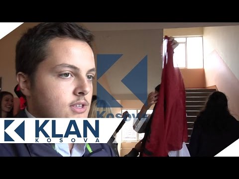 Nxenesit e Sami Frasherit bejne tifo per Kombetaren - 08.10.2015 - Klan Kosova