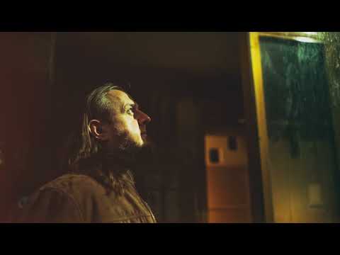 Robert Cichy gra polskie lata 70. (cover: 74 Grupa Biednych "W trąby dąć")