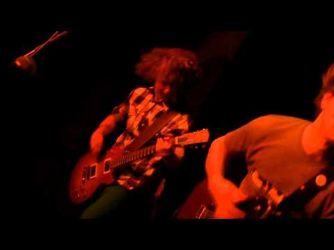 Mama's Bananas - "Track 03" (AC klub)