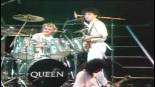 Queen - Now I&#39;m Here [Rock In Rio &#39;85]