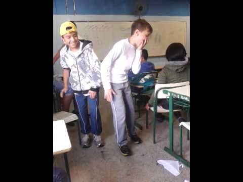 Kelvinho e Lucas representando o Passinho do Romano. #Montagem- Sexo Agressivo
