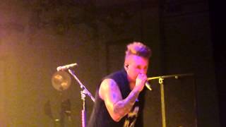 Papa Roach - Give Me Back My Life Live at Huxleys Berlin 17.11.2013 [HD&amp;HQ]