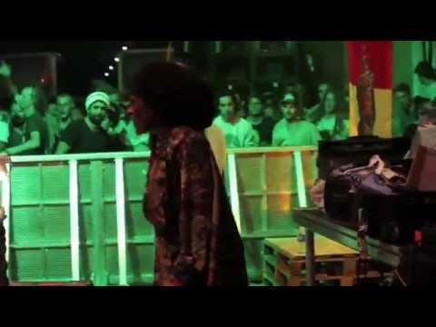 ReggaeBus '15_ Jah Shaka plays Moa Anbessa_HQ